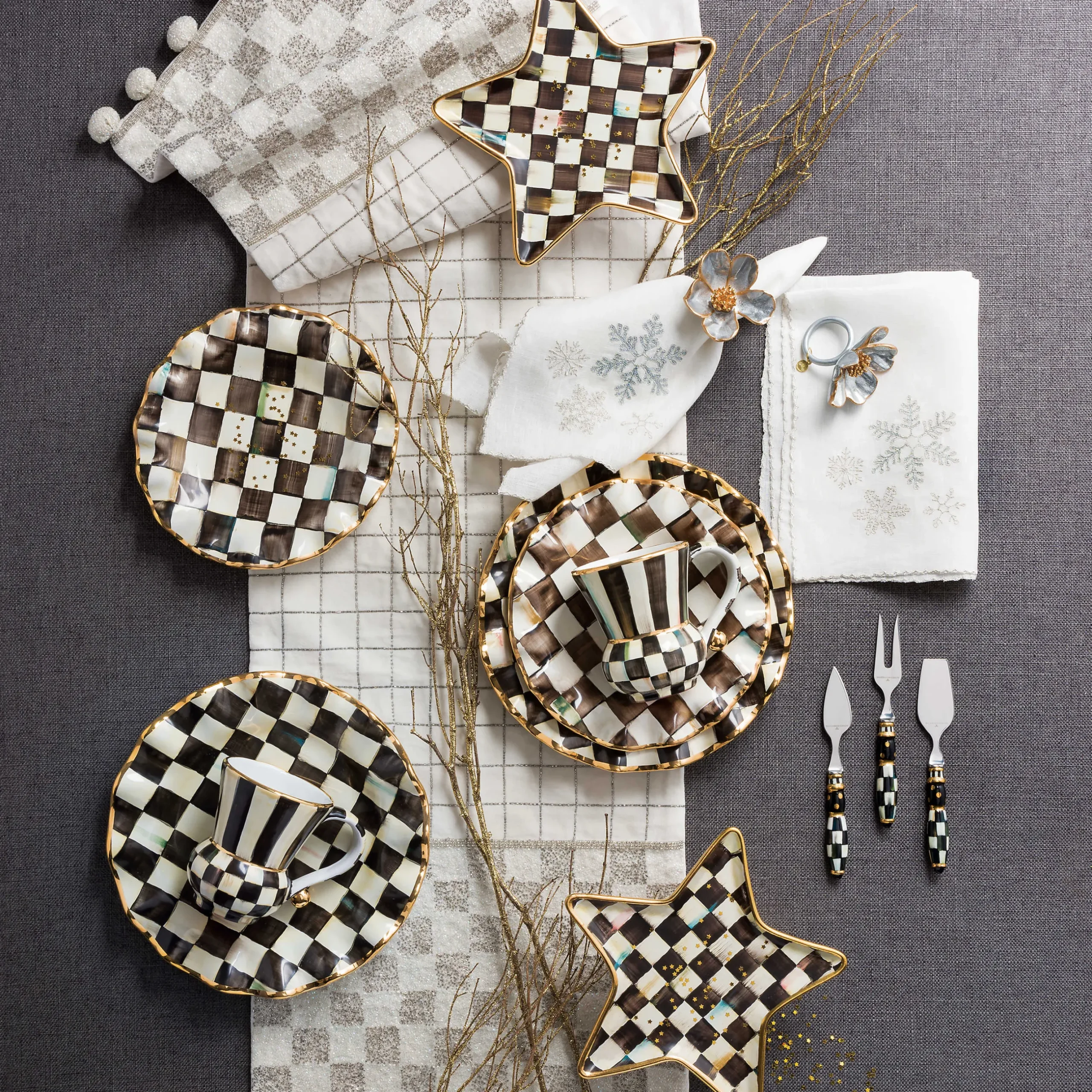New MacKenzie-Childs Courtly Check Fluted Dinner Plate