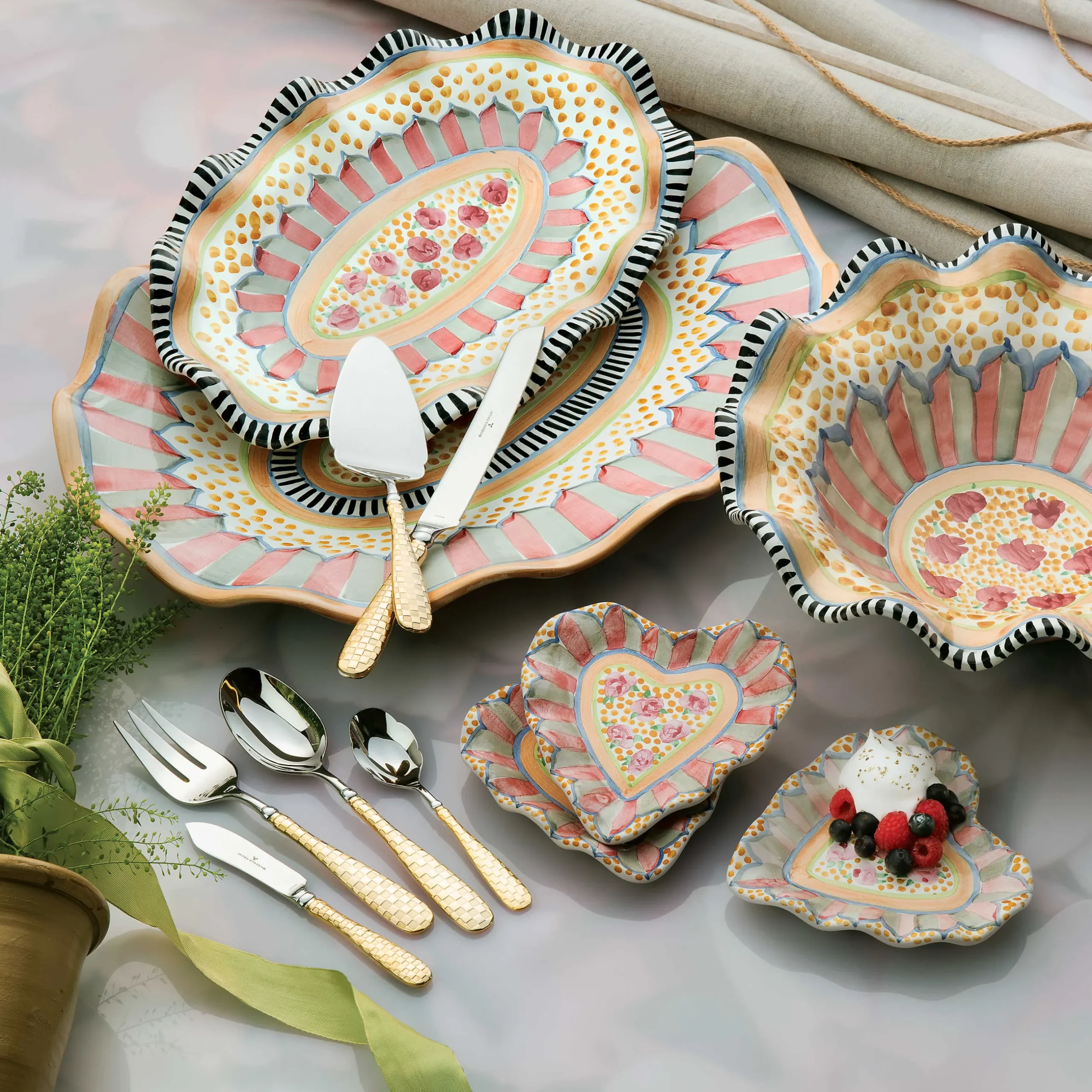 Discount MacKenzie-Childs Gold Check Cake Serving Set