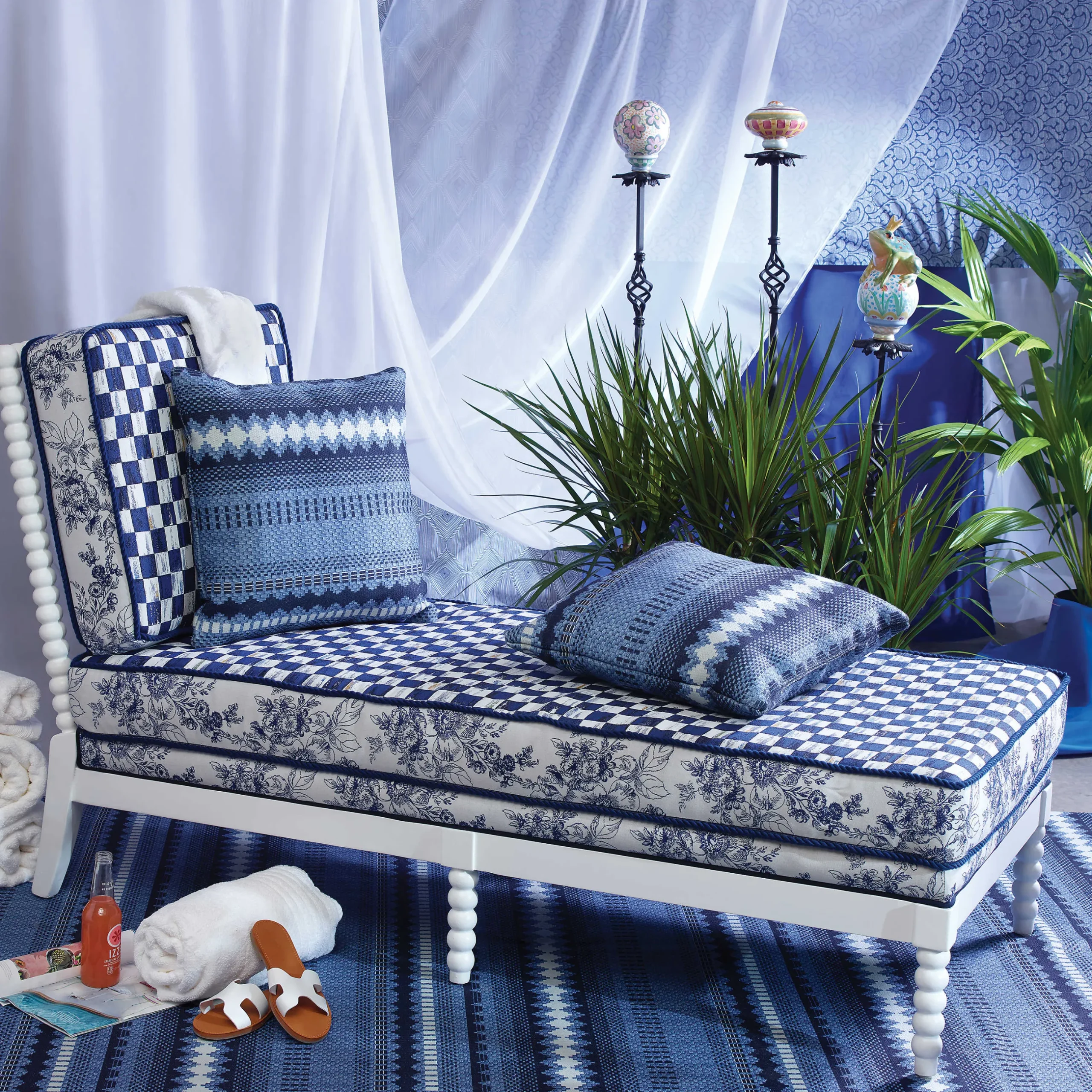 Outlet MacKenzie-Childs Indigo Villa Outdoor Chaise