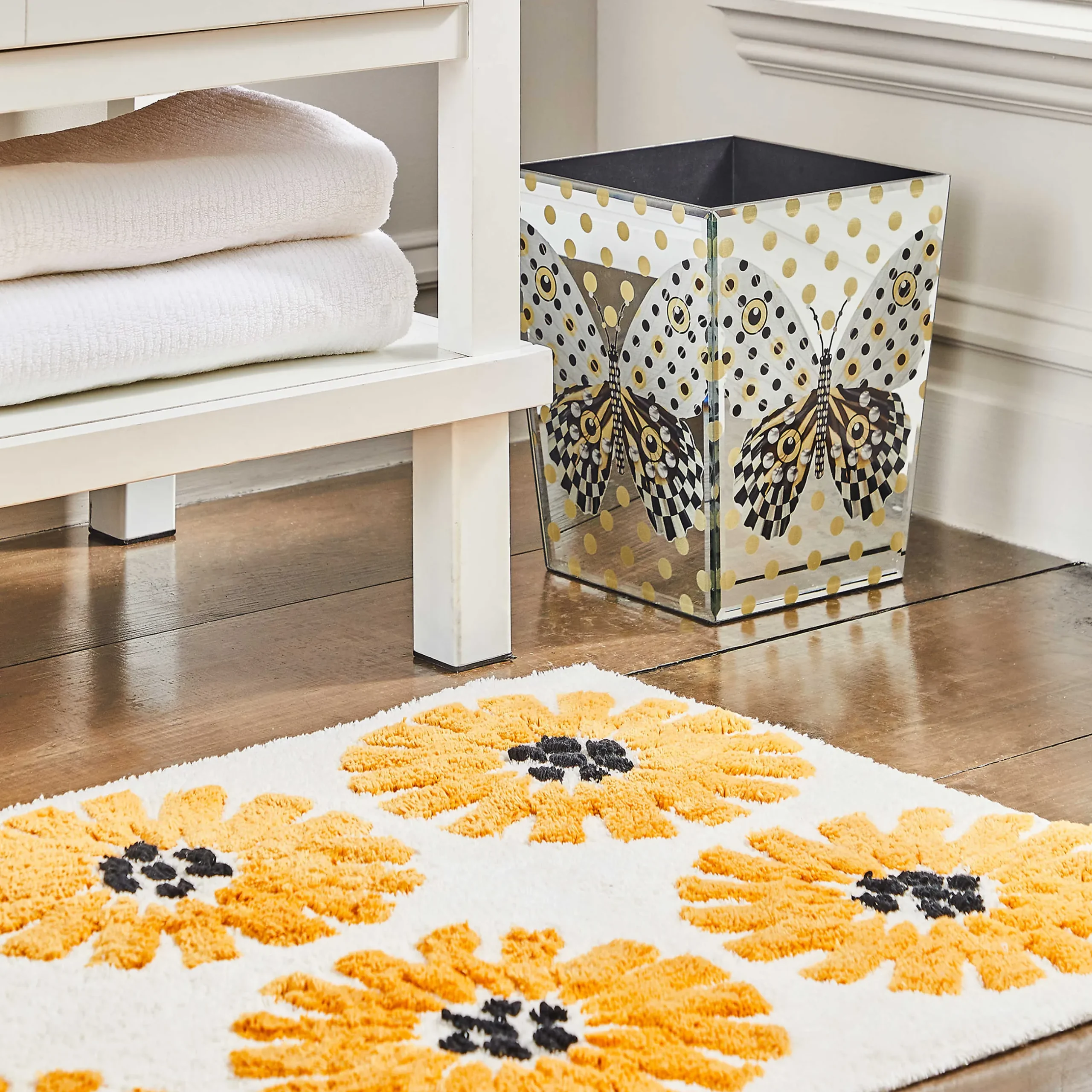 Discount MacKenzie-Childs Painted Daisy Bath Rug